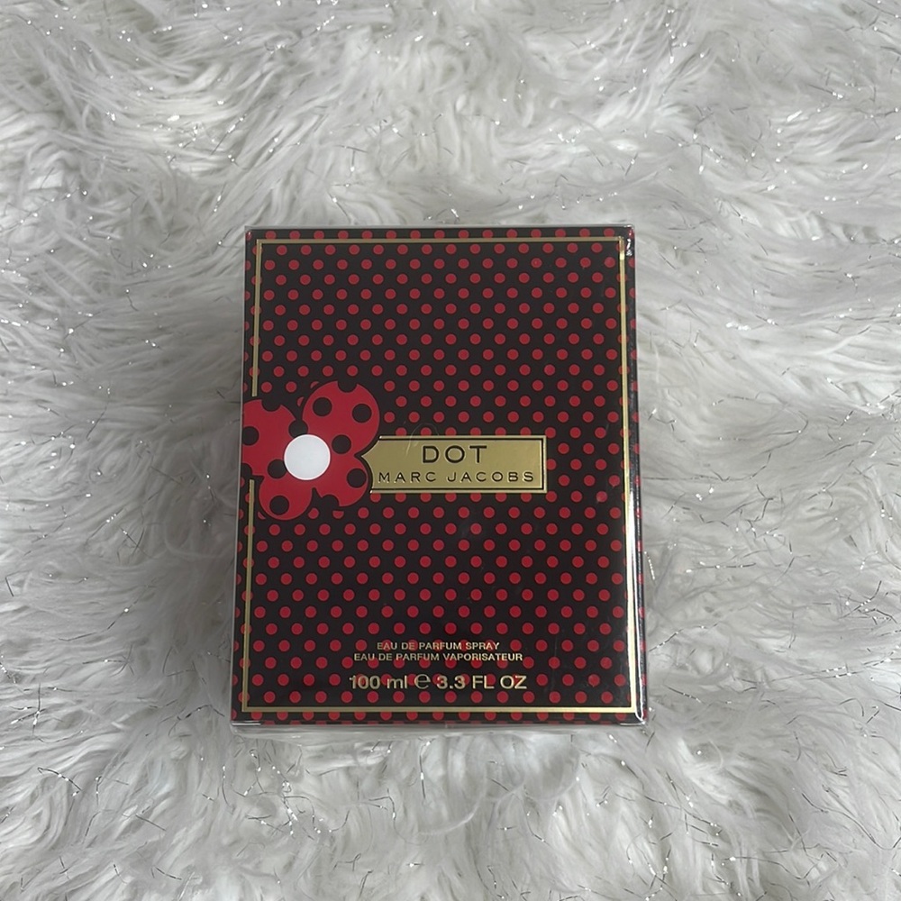 DOT MARC JACOBS